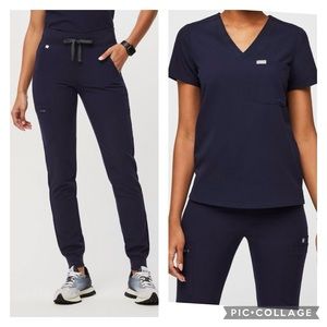 Navy FIGS scrub set, size small FREE SHIPPING